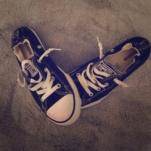 Children’s black converse